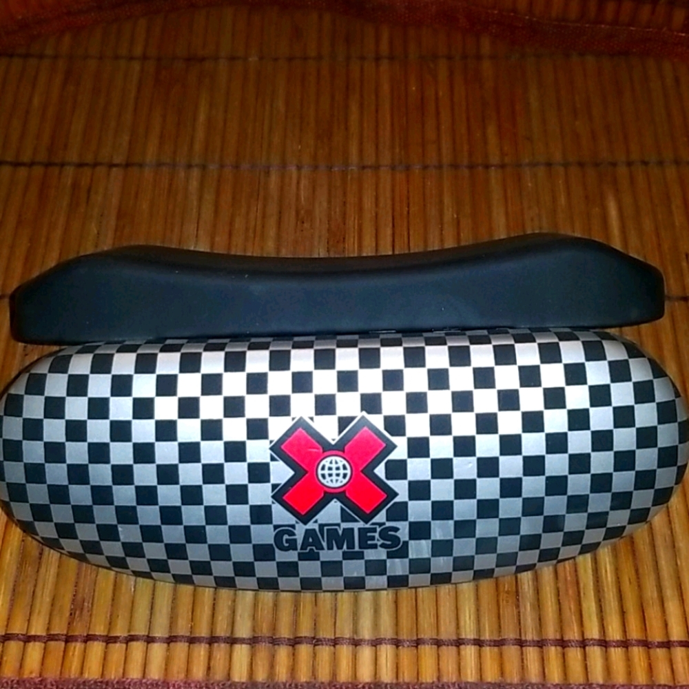 XGAMES Hard Shell Eyewear Case